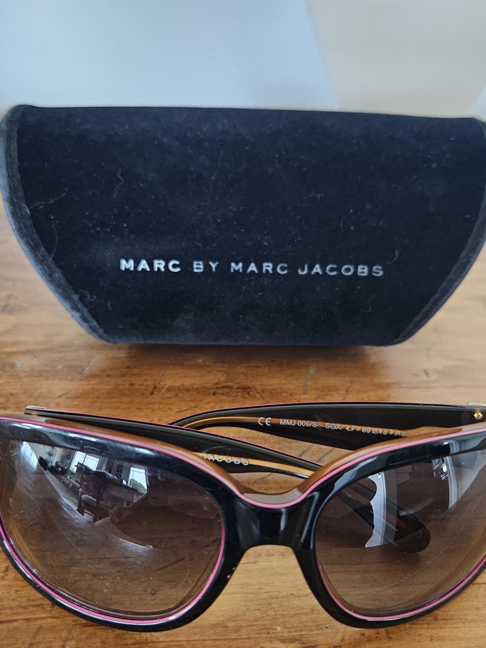 Marc by Marc Jacobs Women's Black and Pink Sunglasses